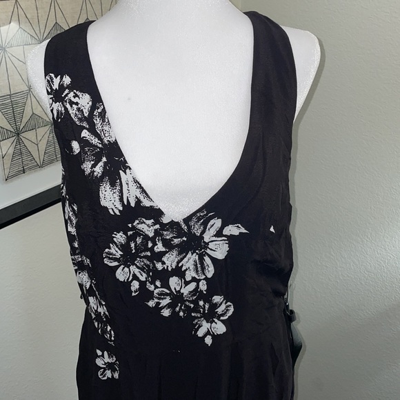 Bisou bisou black and white jumpsuit with belt new with tags - Picture 2 of 10